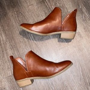 Universal Threads Bootie